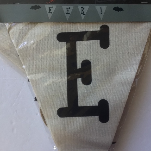 CLEARANCE MAKE OFFER !  
HALLOWEEN PARTY BANNERS BUNDLE OF THREE NWT - Picture 4 of 16